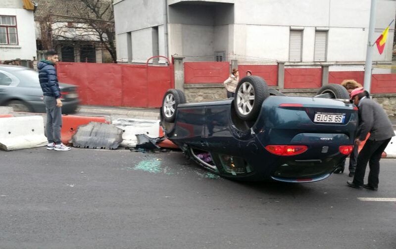 mașină răsturnată la mediaș. șoferul era băut la volan