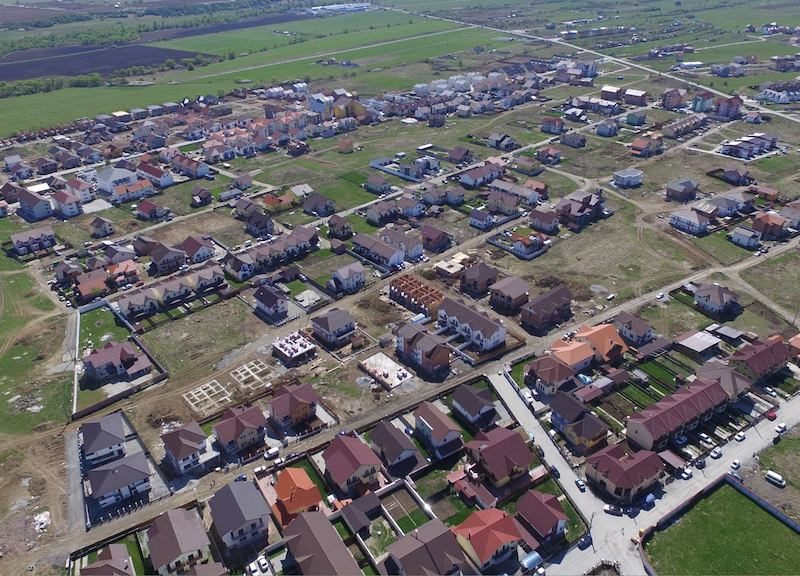 scandal la cisnădie - primăria cheltuie 1,2 milioane lei pe o statuie în timp ce cartierul arhitecților primește 438.000 de lei