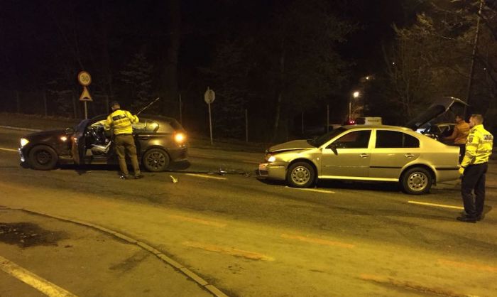 foto accident luni seară pe strada ludoș la sibiu. o șoferiță vinovată