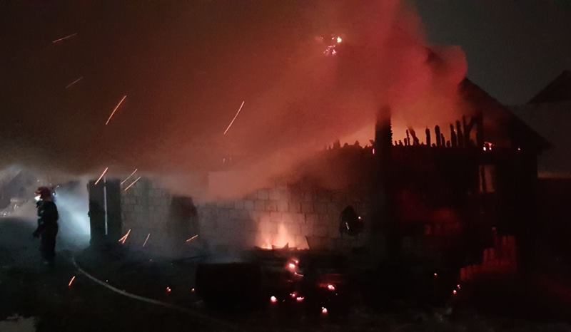 șapte incendii stinse și aproape 100 de persoane asistate medical în weekend