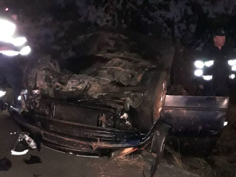 update video foto – mașină răsturnată pe dn14. șoferul este rănit