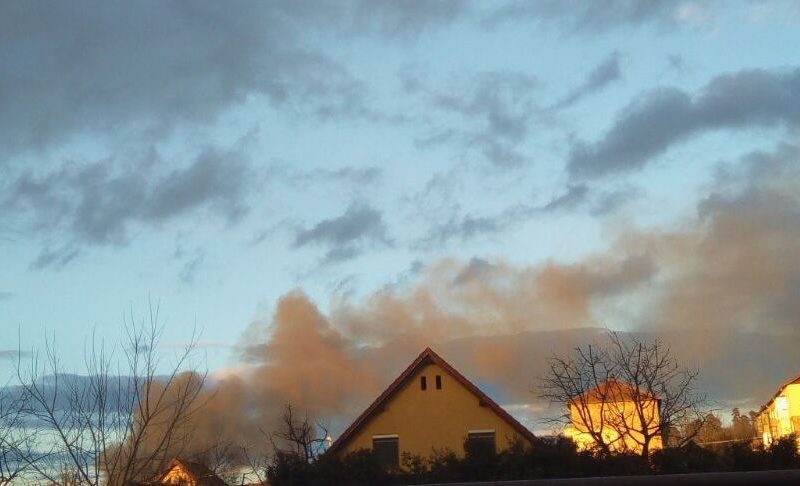 video foto incendiu la un market carrefour. magazin cuprins de fum