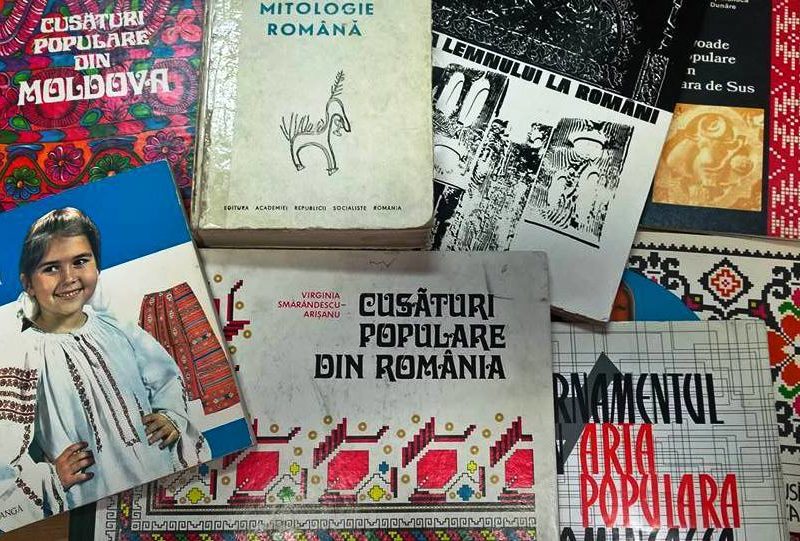 „arta populară românească prin ochi de copil” – expoziție de cusături populare la biblioteca municipală „st.l.roth” mediaş