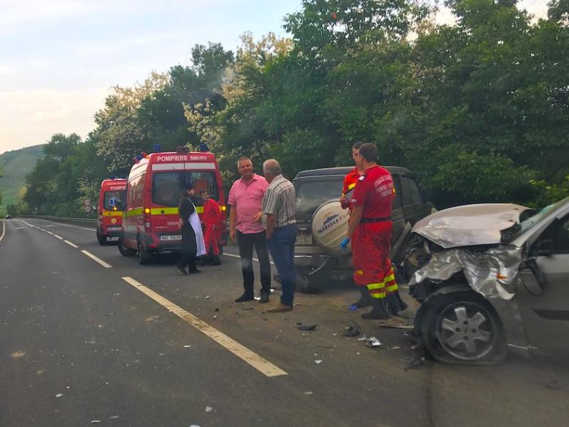 foto accidente grave la cisnădie și șura mare - o fetiță a murit. mașini distruse la sibiu