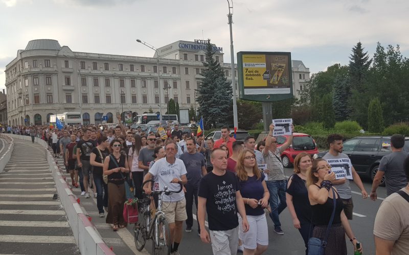 foto video - peste 3.000 de oameni protestează la sibiu