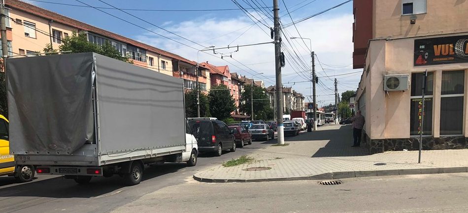 Trafic bară la bară pe Șoseaua Sibiului la Mediaș din cauza lucrărilor de pe strada Gării 2 trafic bară la bară pe șoseaua sibiului la mediaș din cauza lucrărilor de pe strada gării