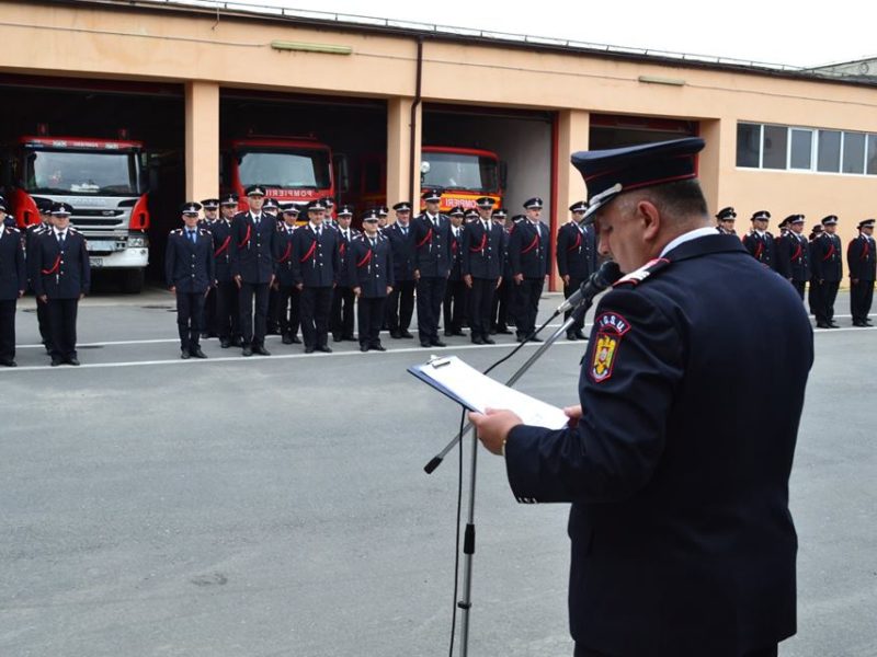foto - ceremonie emoționantă de avansare în grad la isu sibiu