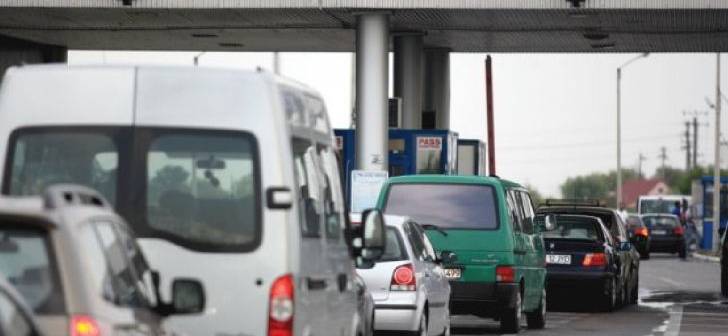 a vrut să ducă copilul în străinătate - sibianca la ascuns sub banchetă