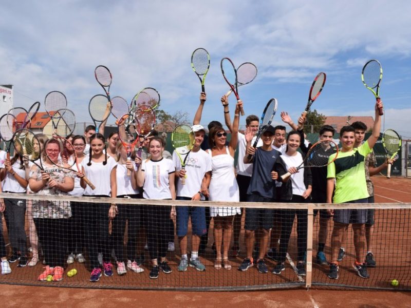 foto video - dirigenție în aer liber. carmen iohannis și-a dus elevii la tenis
