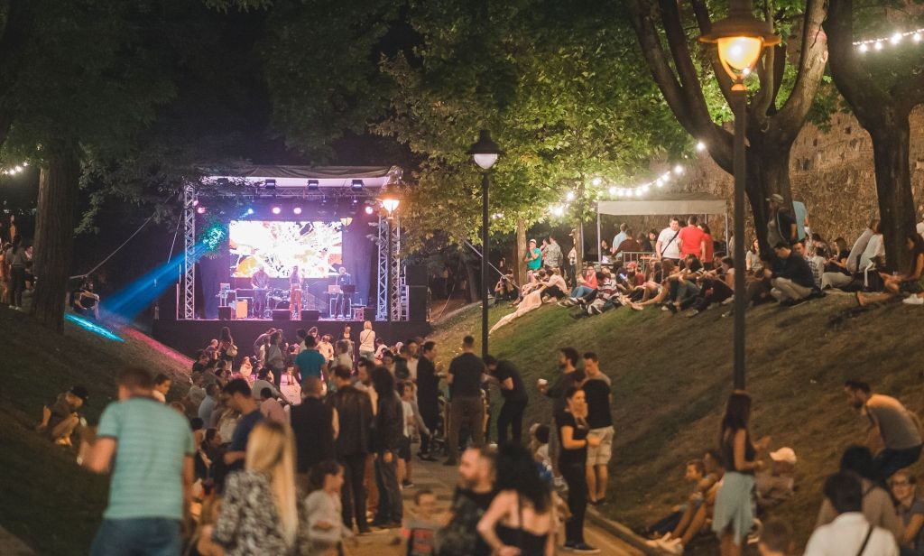 cele mai bune food – truck-uri din țară ”parchează” la ”foodie – street food cuisine” în sibiu