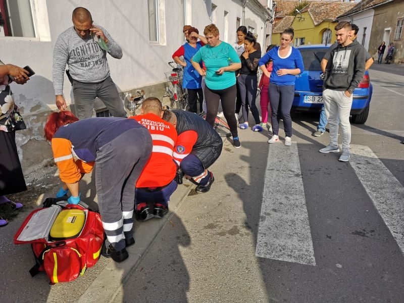 foto biciclist accidentat la dumbrăveni. nu i s-a dat prioritate