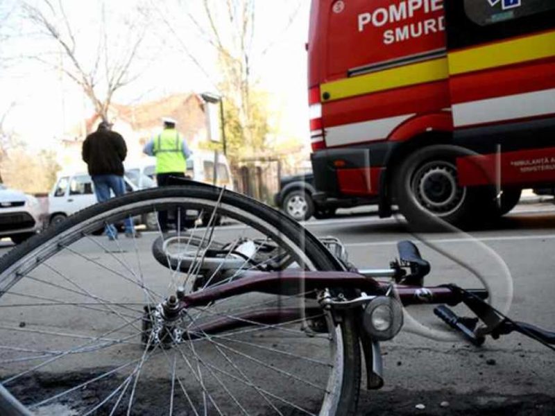 biciclist lovit de o mașină la copșa mică