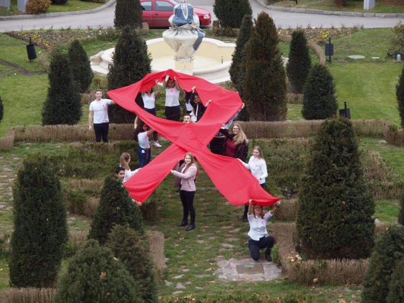 foto - ziua mondială de luptă împotriva sida marcată și la mediaș
