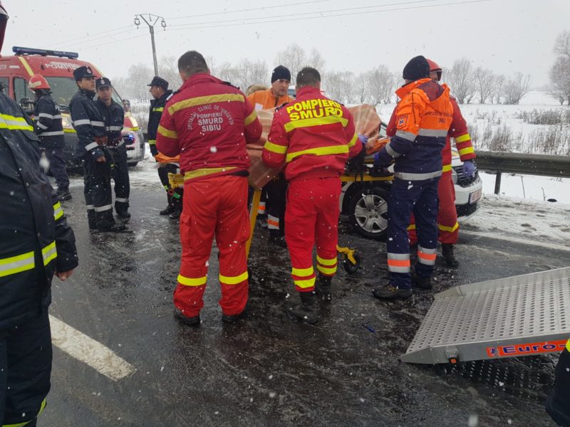 foto video plan roșu de intervenție în județul sibiu. accident cu zece răniți pe centura avrigului