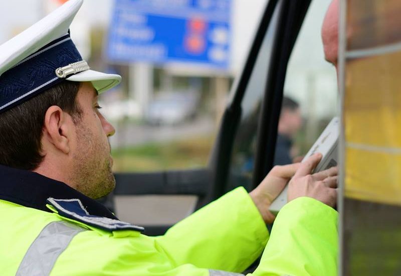 pericol în trafic - șofer din dârlos depistat la volan cu alcoolemie de 1.45