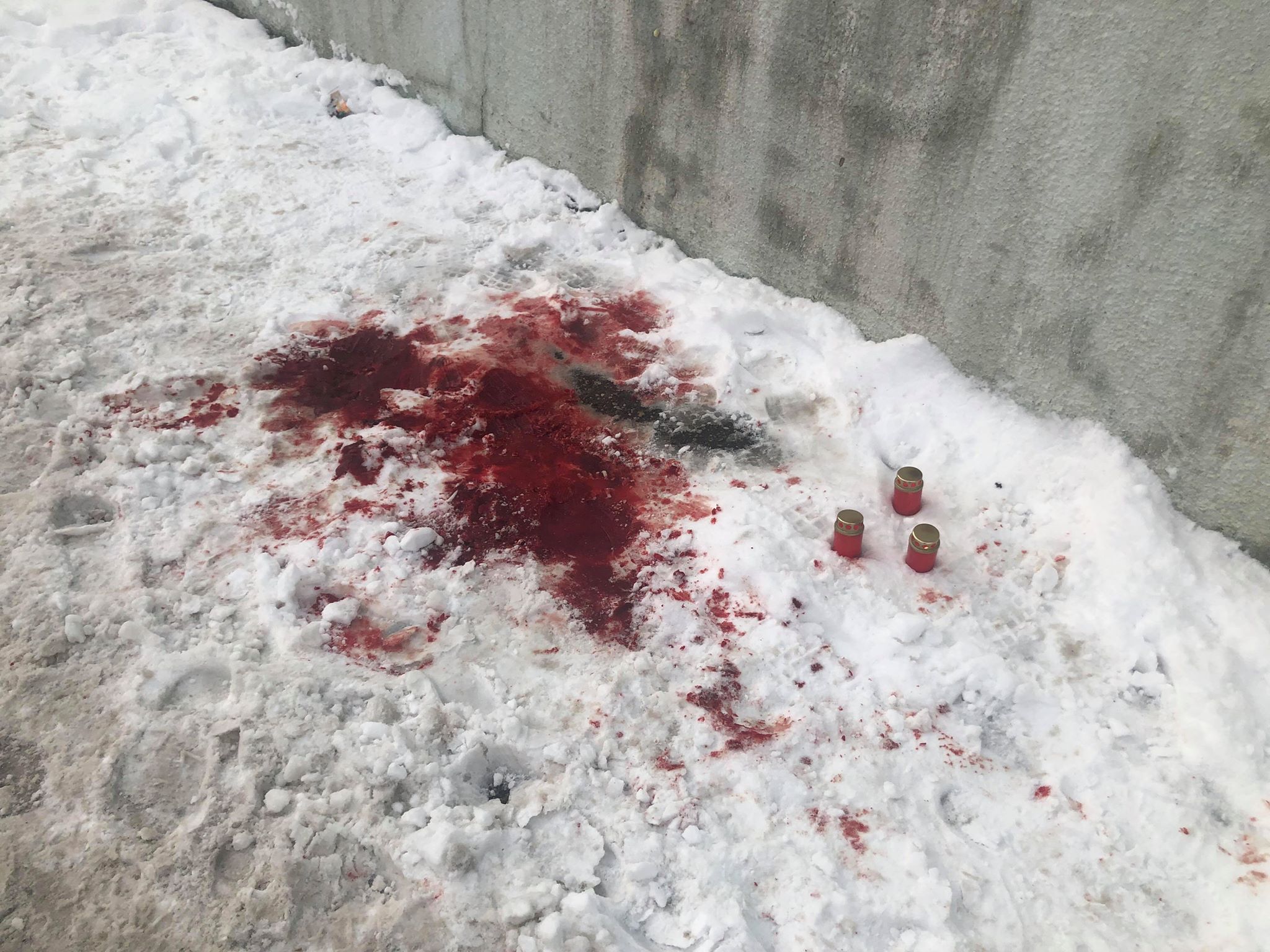 FOTO VIDEO Tânăr ucis în fața clubului Serabeva din Mediaș - Criminalul a fugit! 3 foto video tânăr ucis în fața clubului serabeva din mediaș - criminalul a fugit!