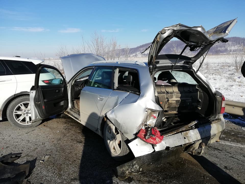 FOTO Accident pe DN1 la Hula Bradului - 13 persoane rănite 2 foto accident pe dn1 la hula bradului - 13 persoane rănite