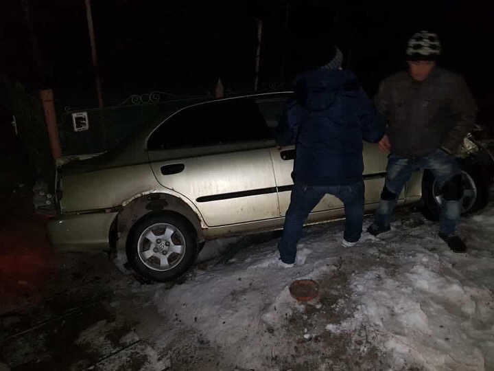 UPDATE FOTO Stâlp retezat de o mașină în apropiere de Copșa Mică 2 update foto stâlp retezat de o mașină în apropiere de copșa mică