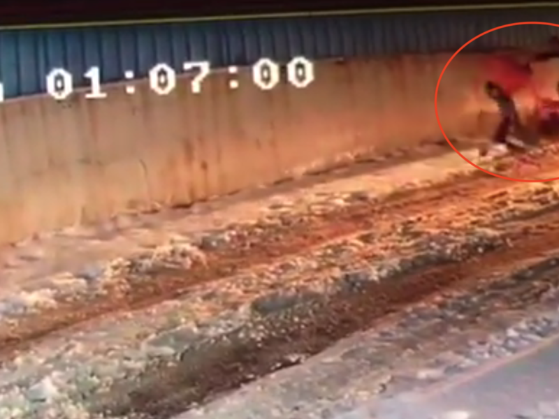 video - imagini cutremurătoare cu momentul crimei din mediaș. i-a dat unsprezece lovituri de cuțit