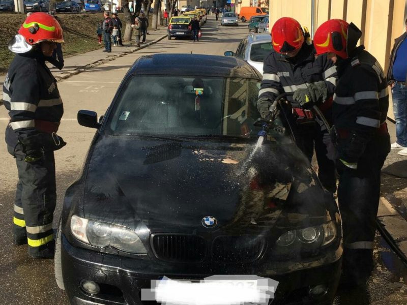 update foto autoturism cuprins de flăcări, în mediaș