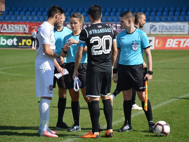 dan petrescu a fost arbitrat la revenirea în românia de o femeie-politist din mediaș