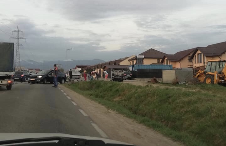 FOTO Accident grav pe Calea Cisnădiei din Sibiu 2 foto accident grav pe calea cisnădiei din sibiu