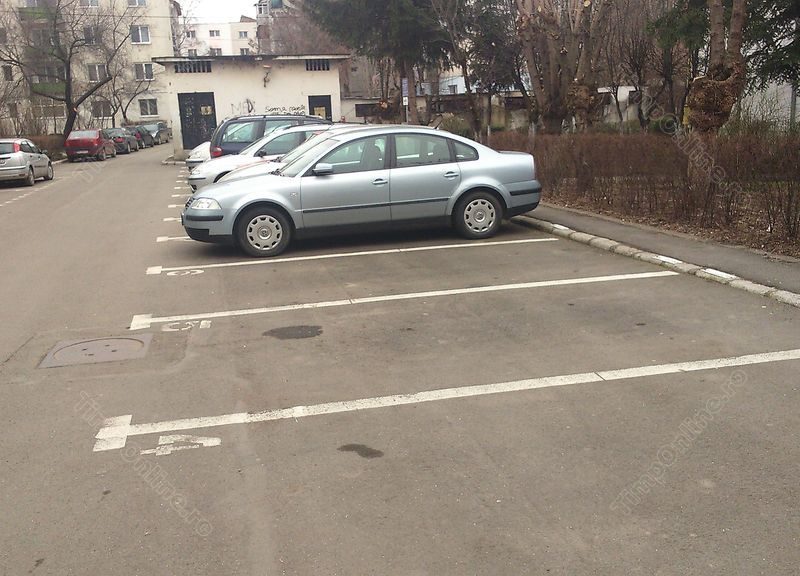 parcările de pe strada feleac și păltiniș scoase la licitație