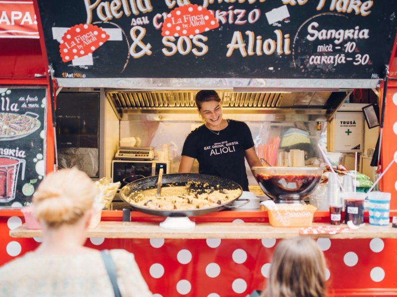 vino – trei zile de festival de gastronomie urbană în parcul tineretului de la sibiu