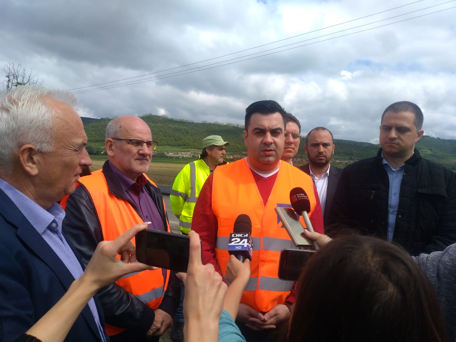 FOTO VIDEO Ministrul Transporturilor promite la Mediaș că centura ocolitoare va fi construită 2 foto video ministrul transporturilor promite la mediaș că centura ocolitoare va fi construită
