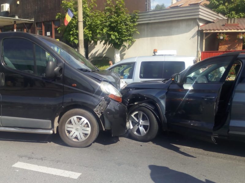 foto accident la copșa mică. cinci persone rănite
