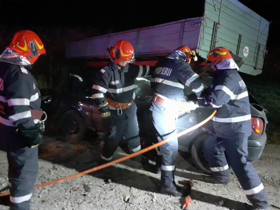 FOTO Accident grav în această dimineață la ieșire din Brateiu. Un medieșean a murit 2 foto accident grav în această dimineață la ieșire din brateiu. un medieșean a murit
