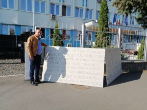 video: care este povestea medieșeanului care a protestat în fața sediului ipj sibiu