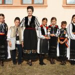 galerie foto: sărbătoarea gogoșilor: mii de gogoși înfulecate cu poftă la dupuș