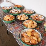 galerie foto: sărbătoarea gogoșilor: mii de gogoși înfulecate cu poftă la dupuș