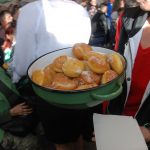 galerie foto: sărbătoarea gogoșilor: mii de gogoși înfulecate cu poftă la dupuș