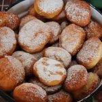 galerie foto: sărbătoarea gogoșilor: mii de gogoși înfulecate cu poftă la dupuș