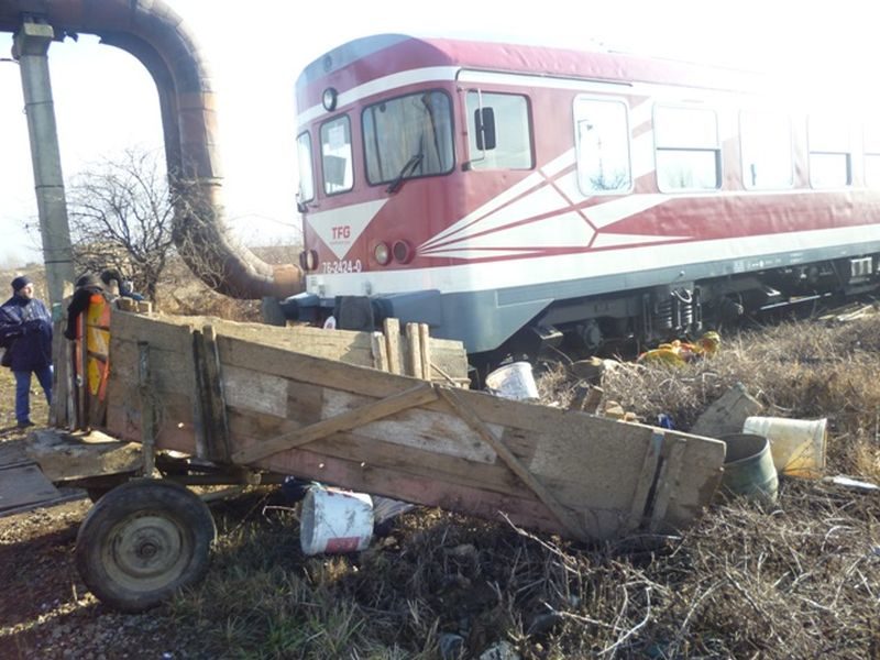accident feroviar lângă mediaș - un tren a lovit o căruță