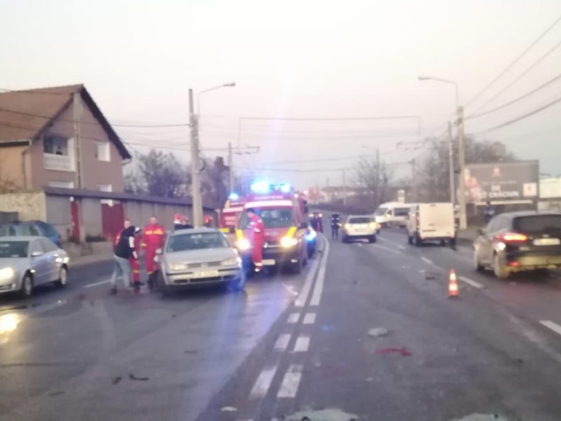 foto accident pe șoseaua sibiului din mediaș - o femeie rănită