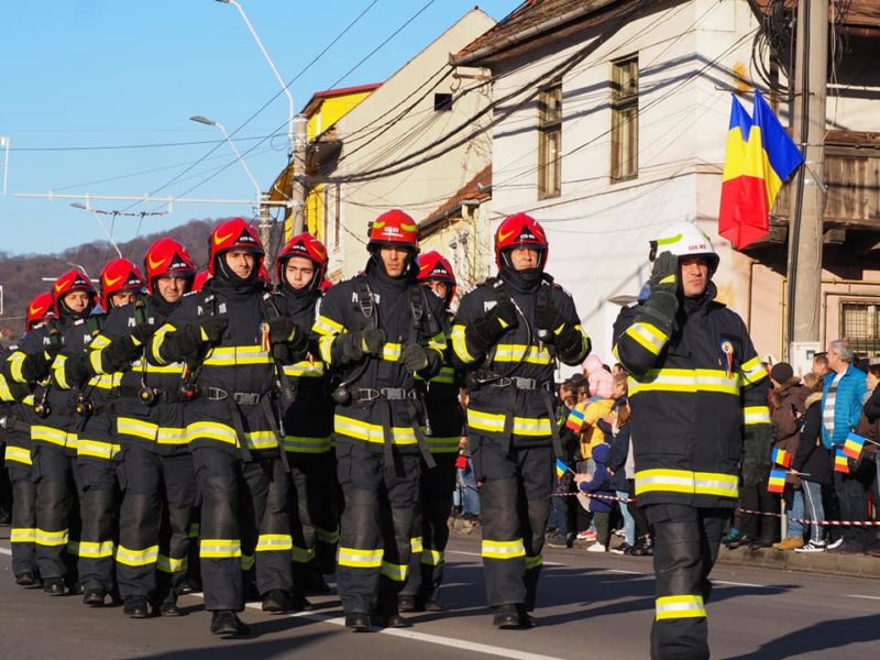 video show aviatic și paradă militară, la mediaș de ziua națională