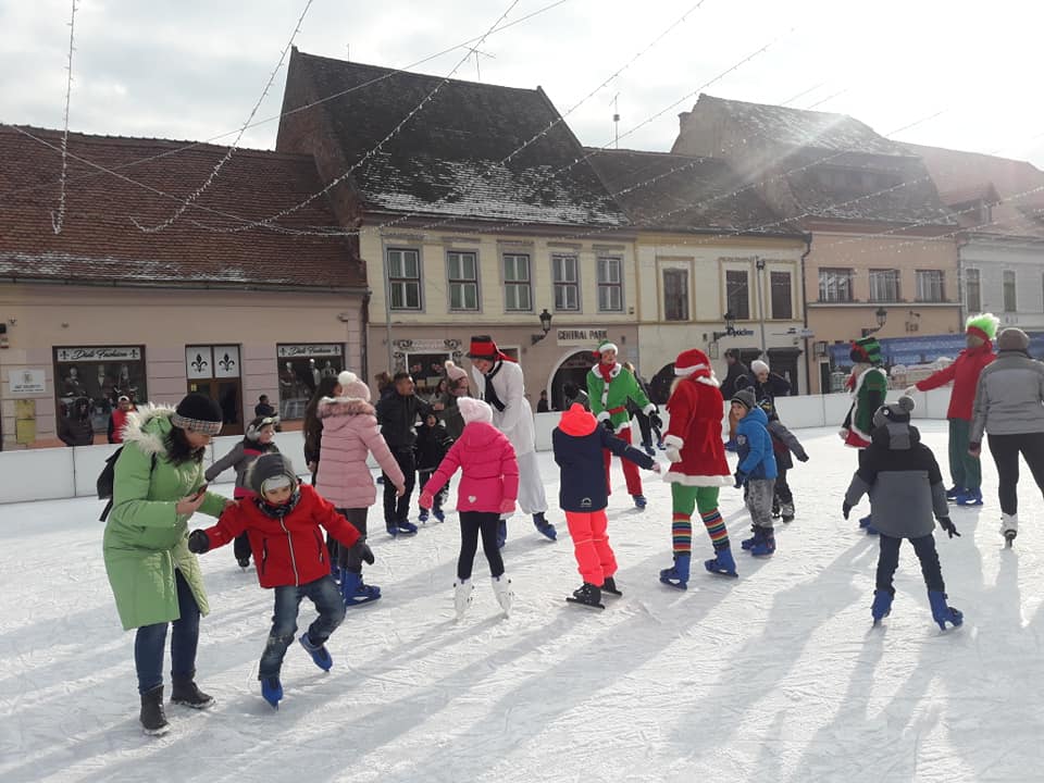 FOTO Muzică, distractie si voie buna în centrul Mediașului 3 foto muzică, distractie si voie buna în centrul mediașului