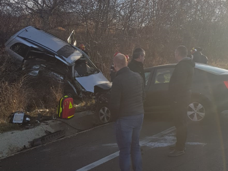 foto accident grav pe dn1 - două persoane încarcerate