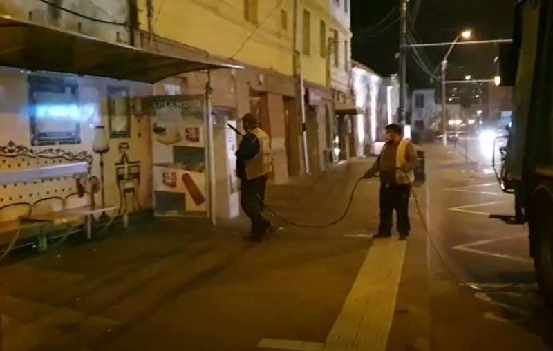 foto video măsuri împotriva coronavirusului la mediaș - străzile au fost dezinfectate