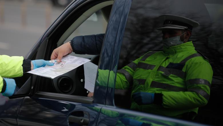 oamenii continuă să iasă fără motiv din casă - politiștii au dat amenzi de 300.000 de lei