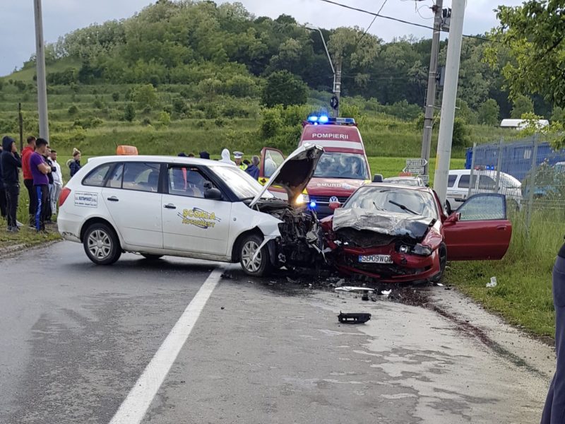 foto accident la ieșire din mediaș spre dârlos - o persoană a ajuns la spital