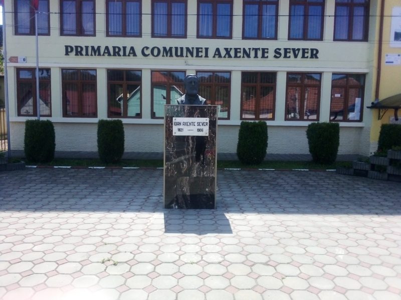 foto monumentul lui ioan axente sever a fost renovat - arată minunat