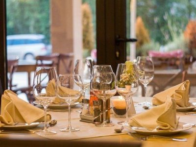 Reguli noi pentru restaurante de la ANCP – Meniurile trebuie să conțină obligatoriu ingredientele fiecărui preparat