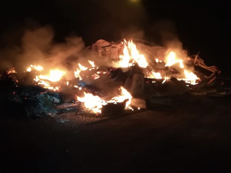 video containere de gunoi incendiate la copsa mică – pompierii au stins rapid focul
