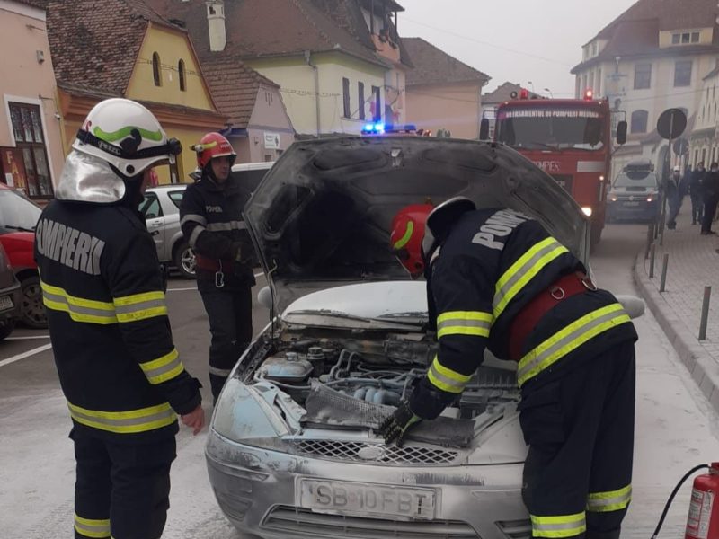 un medieșean a incendiat o mașină în mod intenționat