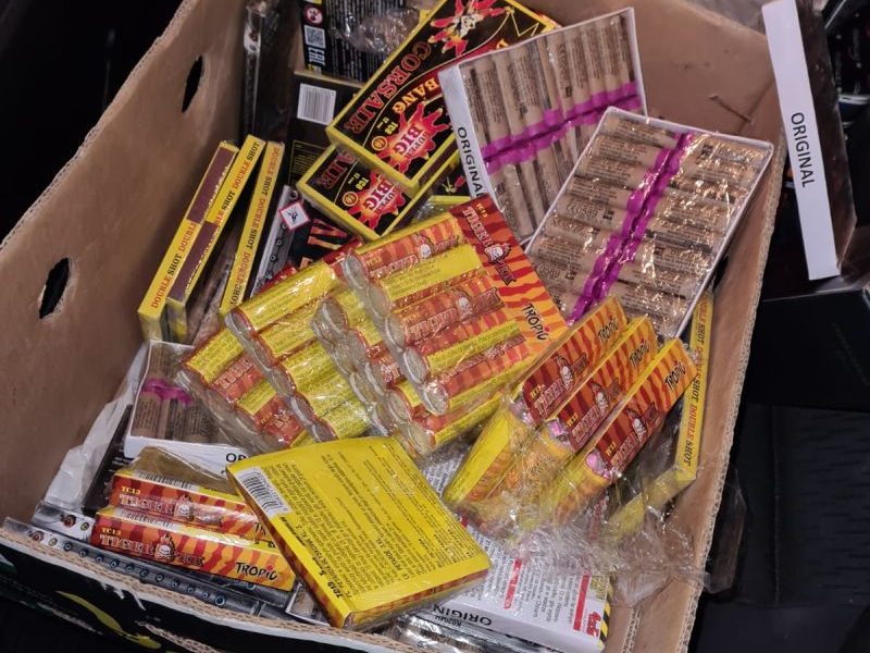 trei persoane din șeica mare au dosare penale pentru vânzare ilegală de artificii
