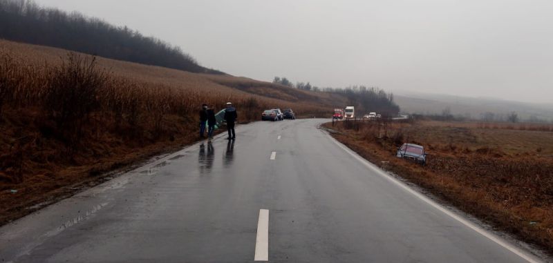 accident la blăjel - doi șoferi duși la spital
